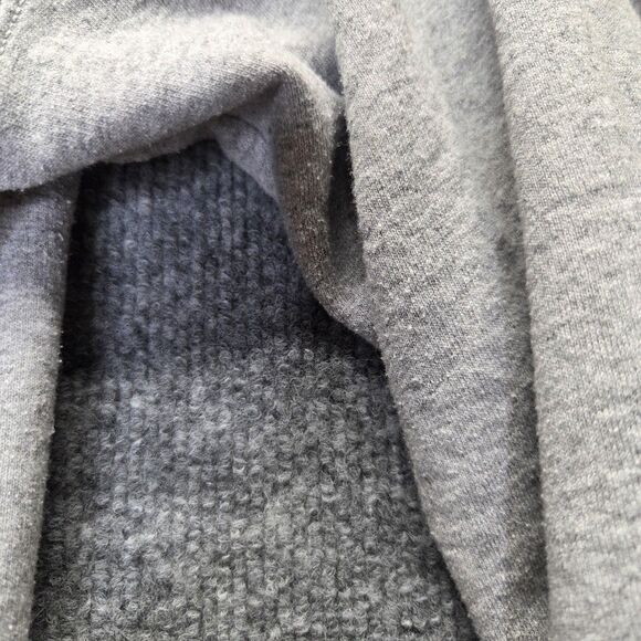 Gildan Sweatshirt Medium Gray Cat Cuddling Crewneck Heavy Blend Pullover - Picture 7 of 7